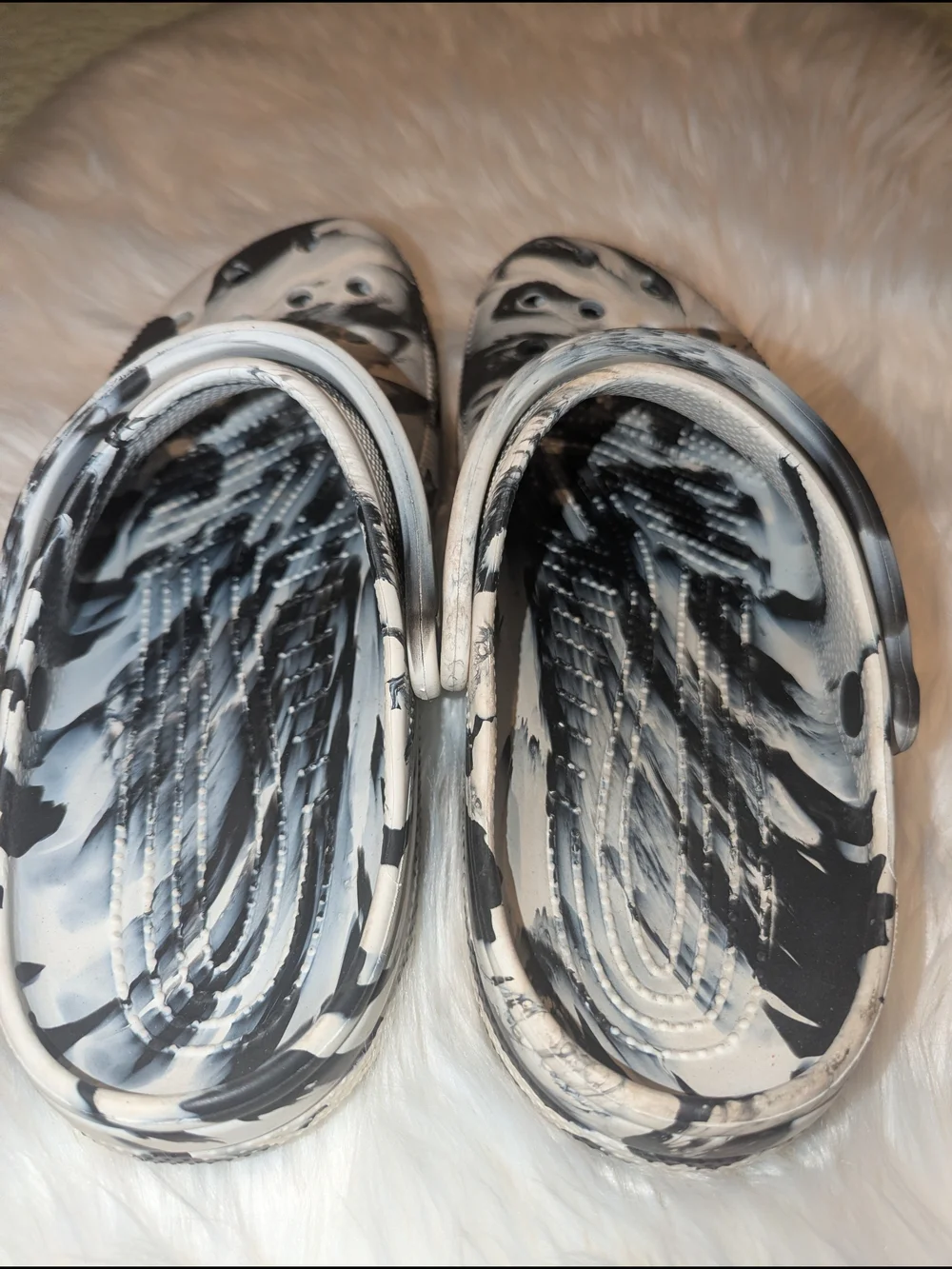 CROCS Men's Black & White Marble Classic Clog